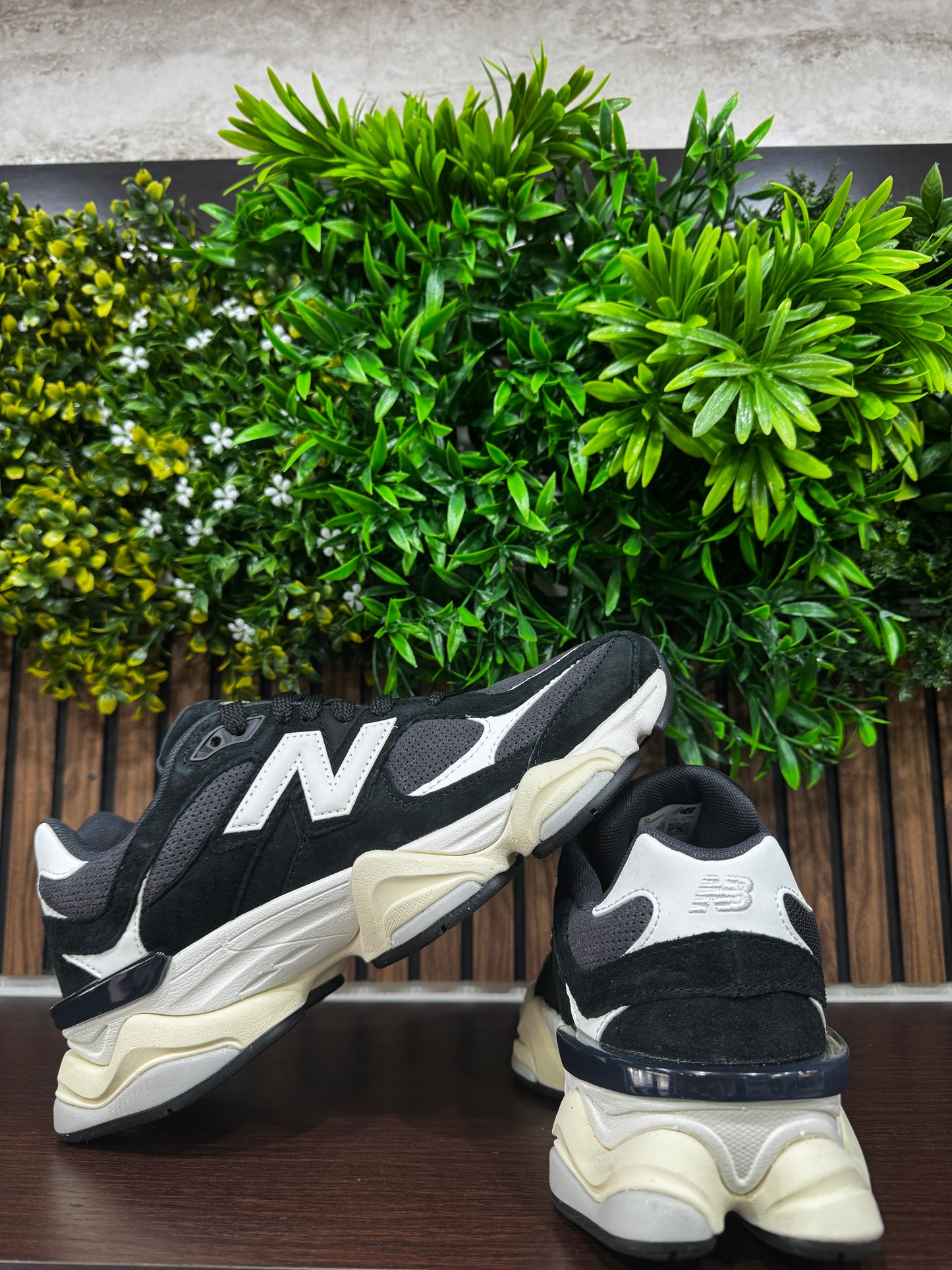 New Balance 9060 Black e White