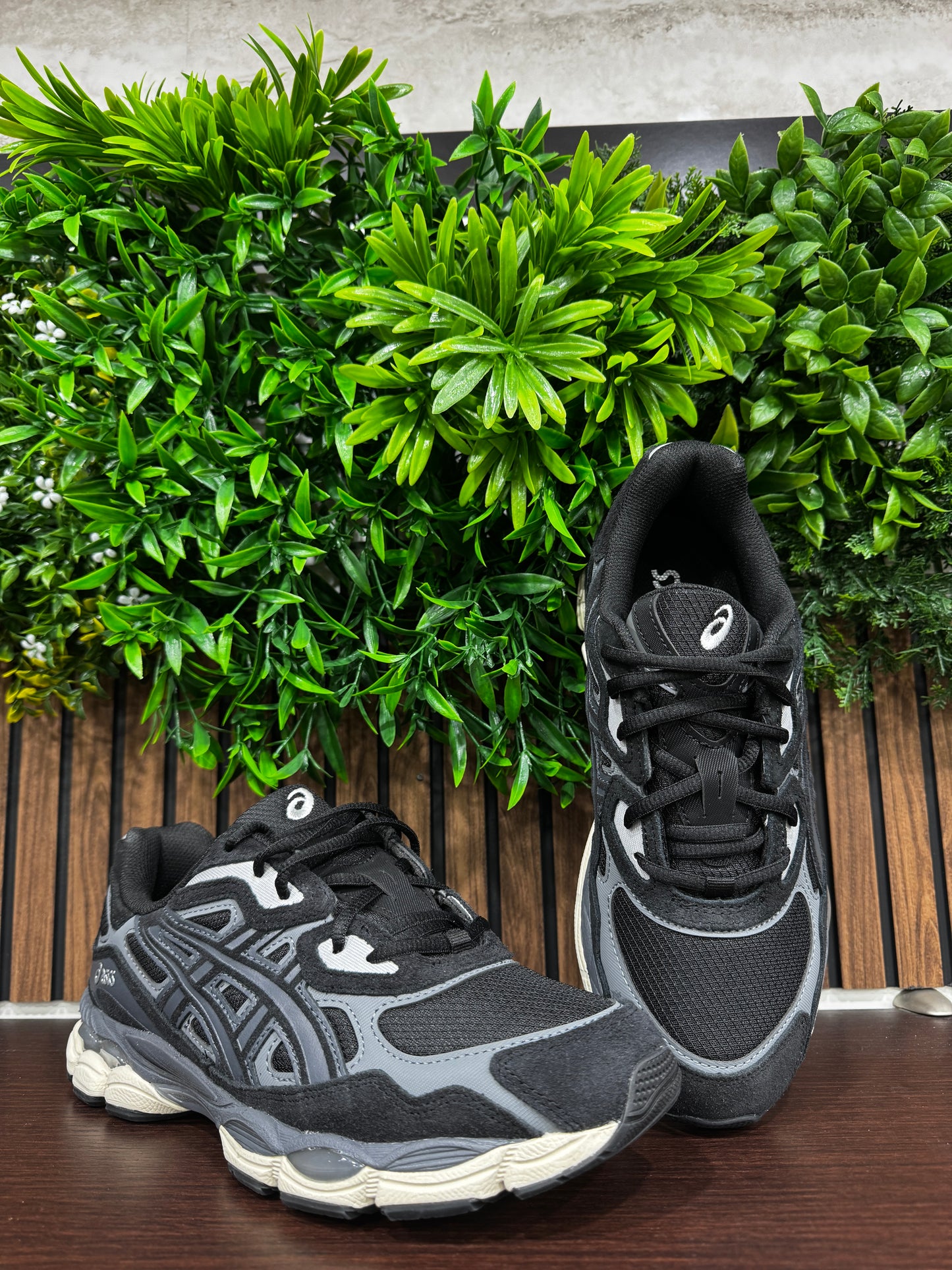 Asics gel NYC black