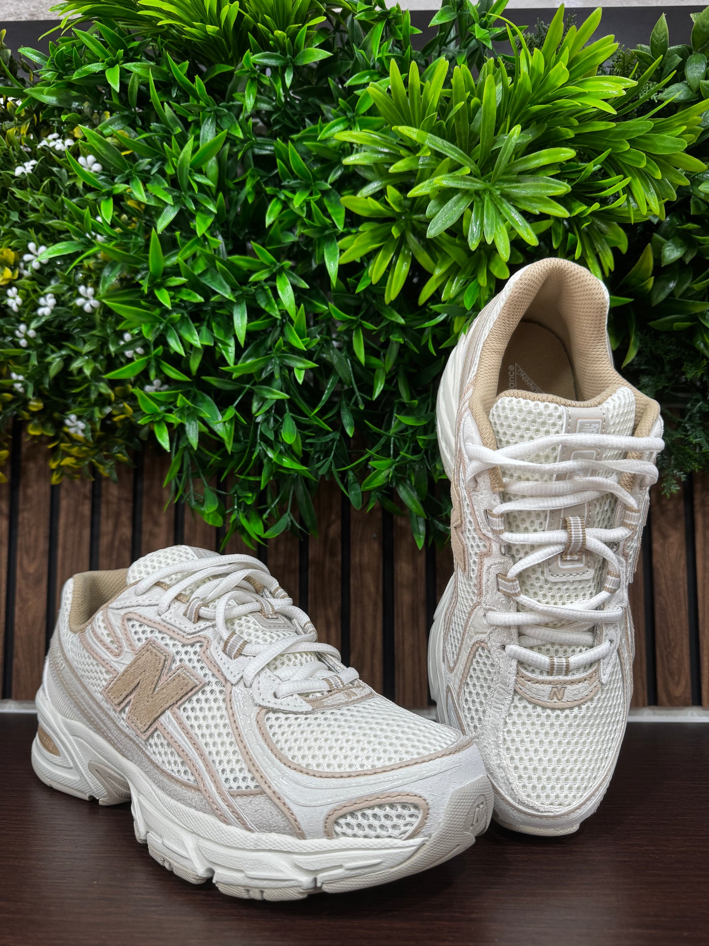 New Balance 740 beige