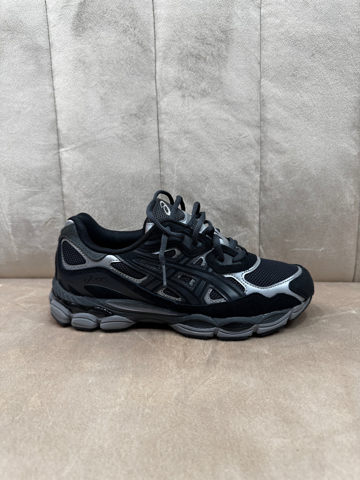 Asics gel NYC total black