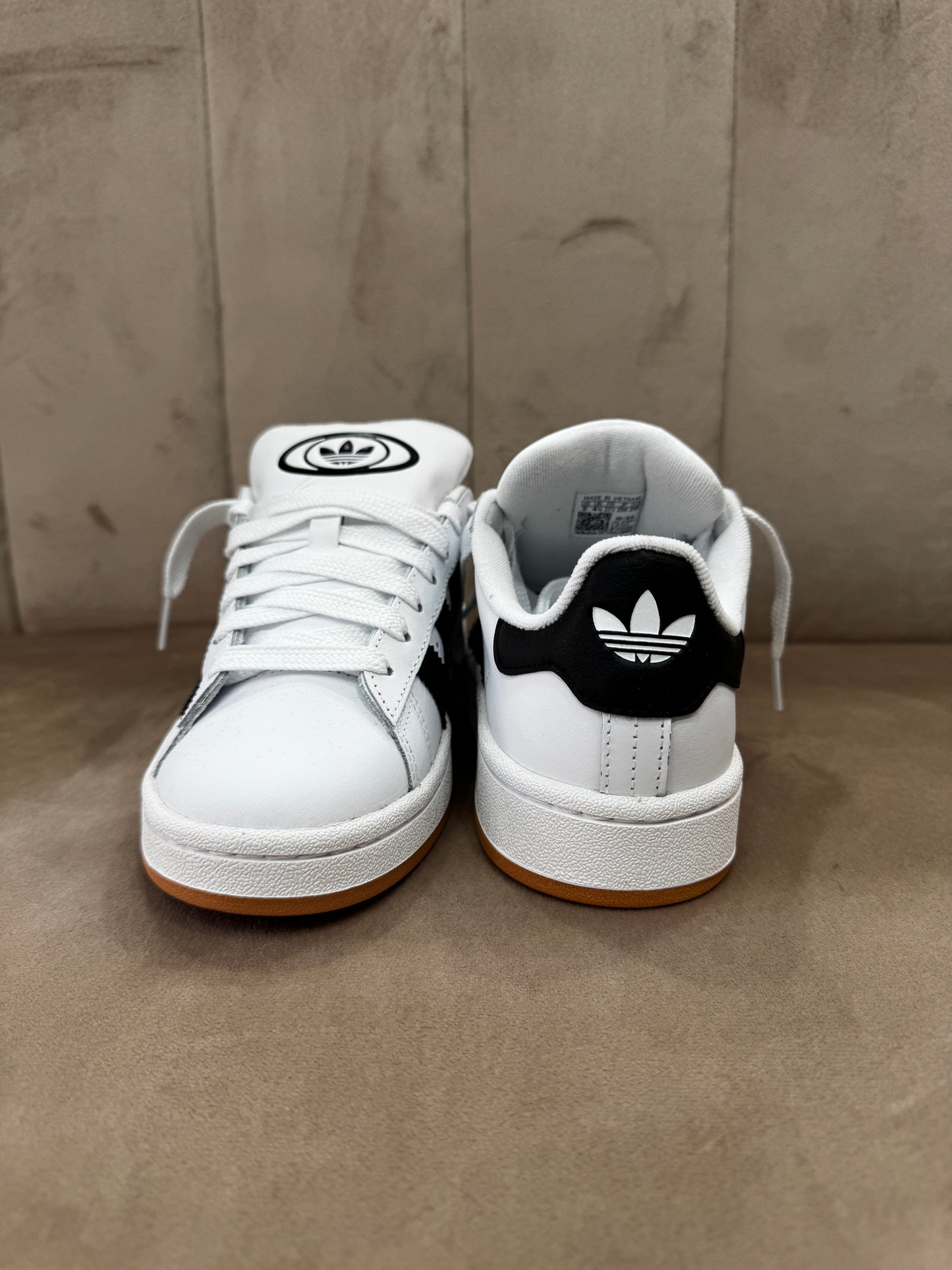 Adidas Campus white logo black