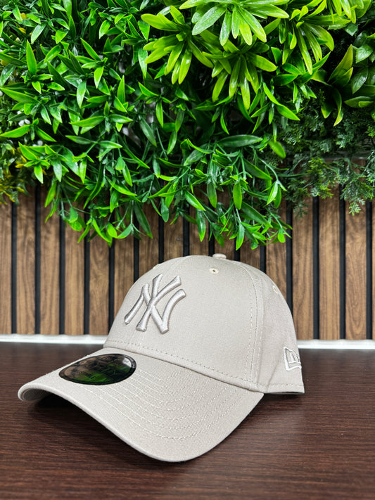 Cappello New Era tortora