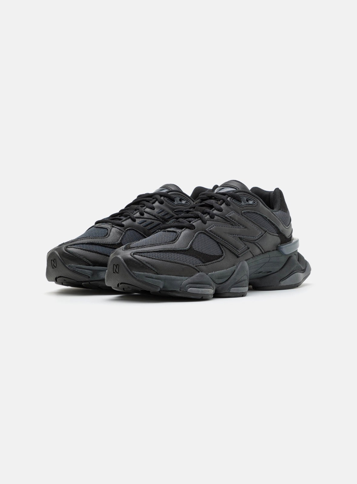 New Balance 9060 total black (pelle)
