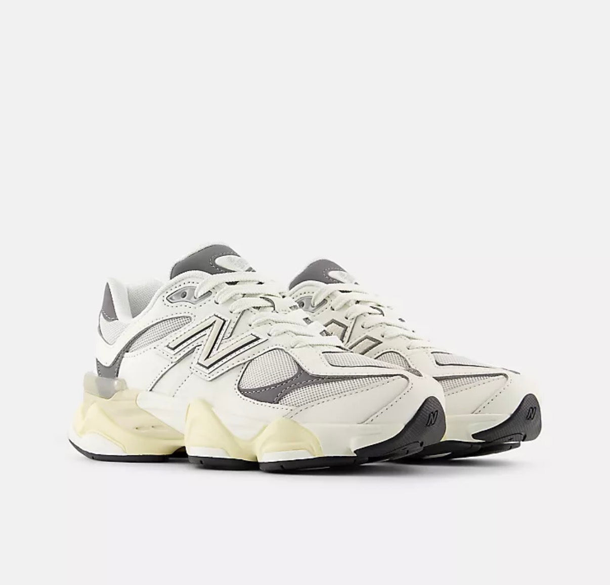 New Balance 9060 bianca e grigia