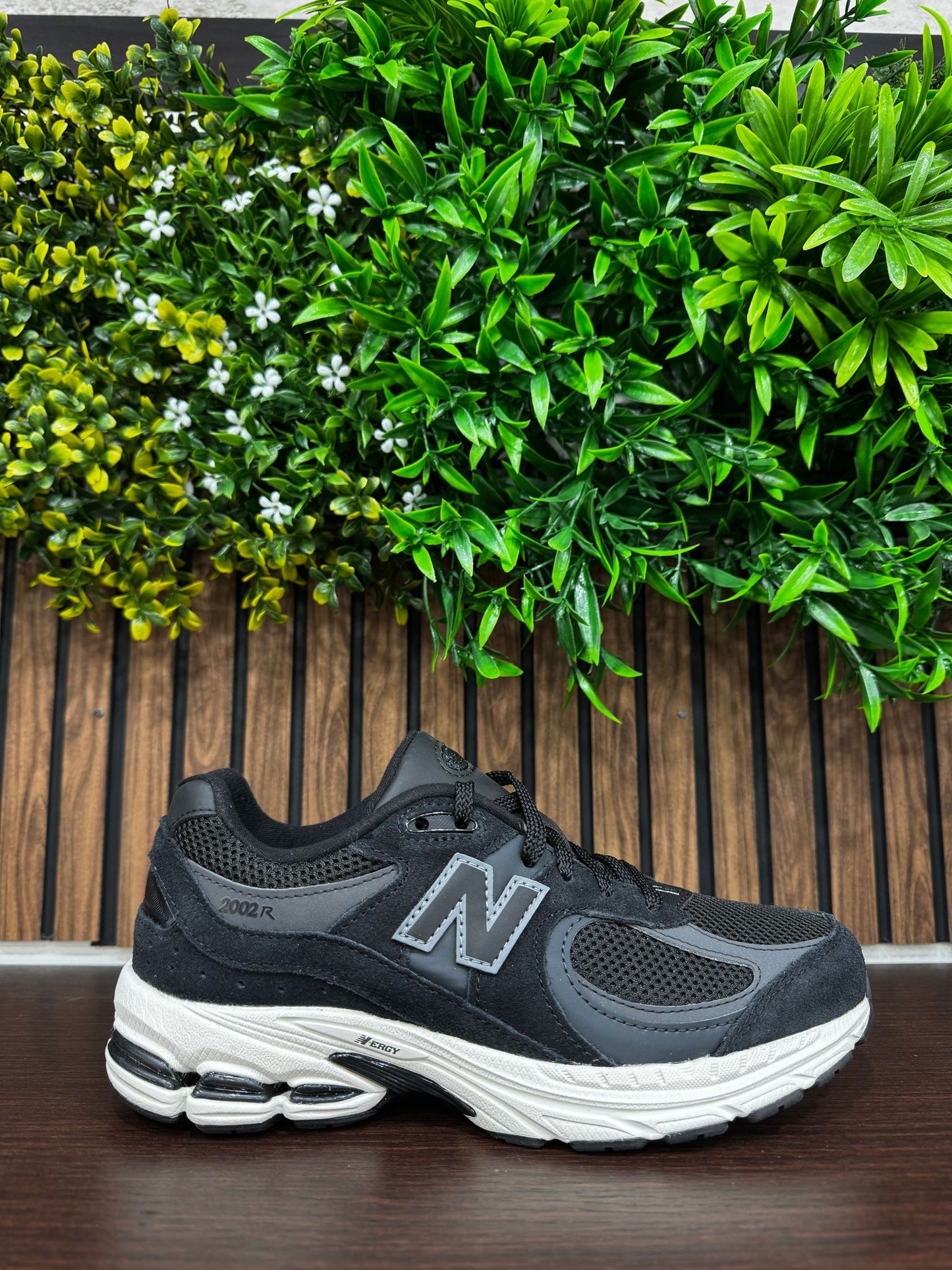 New Balance 2002r Black