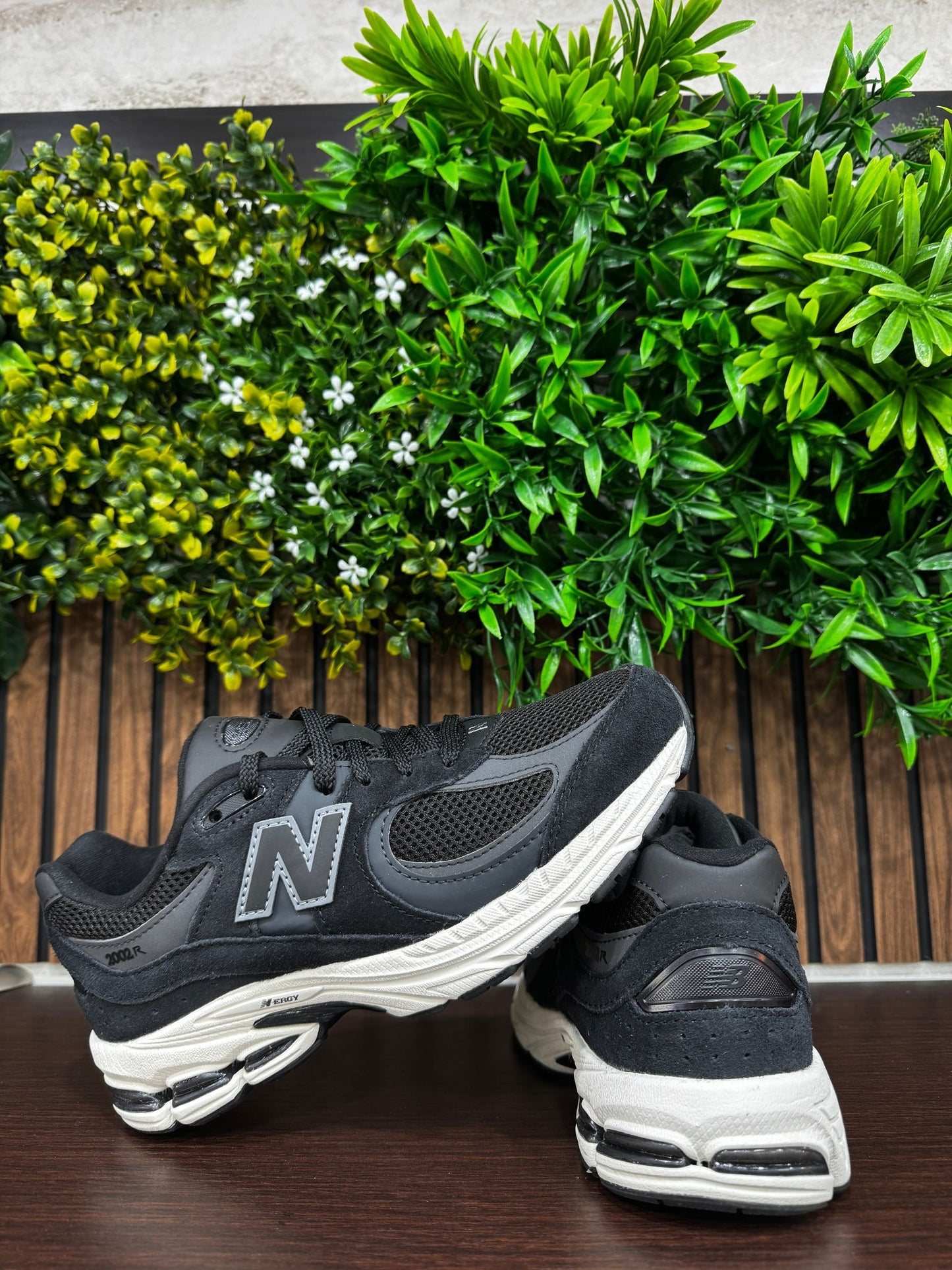 New Balance 2002r Black