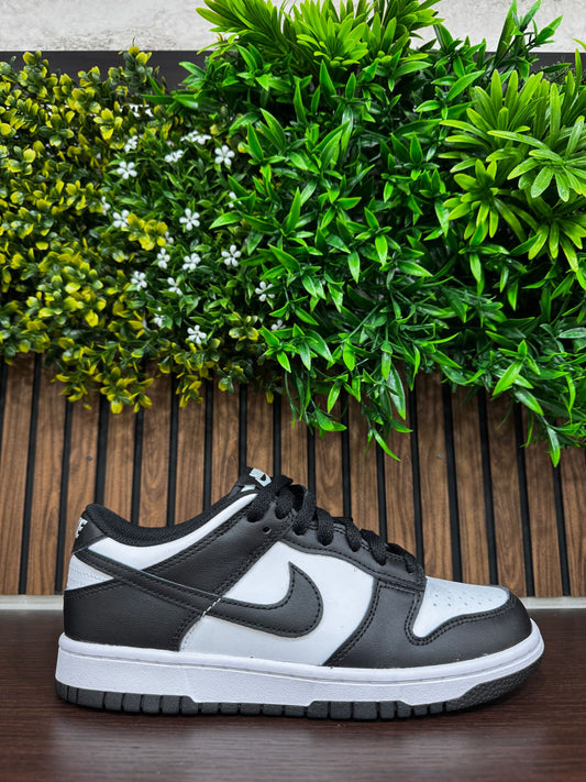 Nike Dunk Low Panda