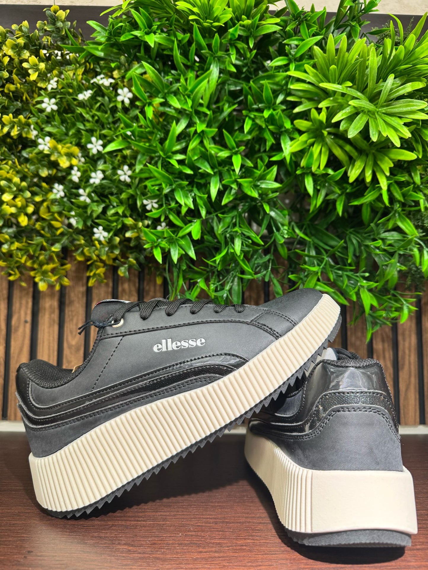 Ellesse Astra Black