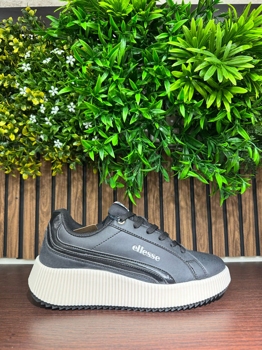 Ellesse Astra Black