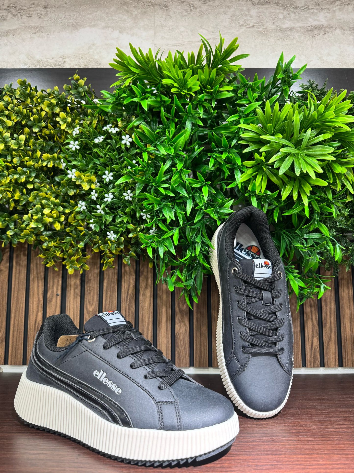 Ellesse Astra Black