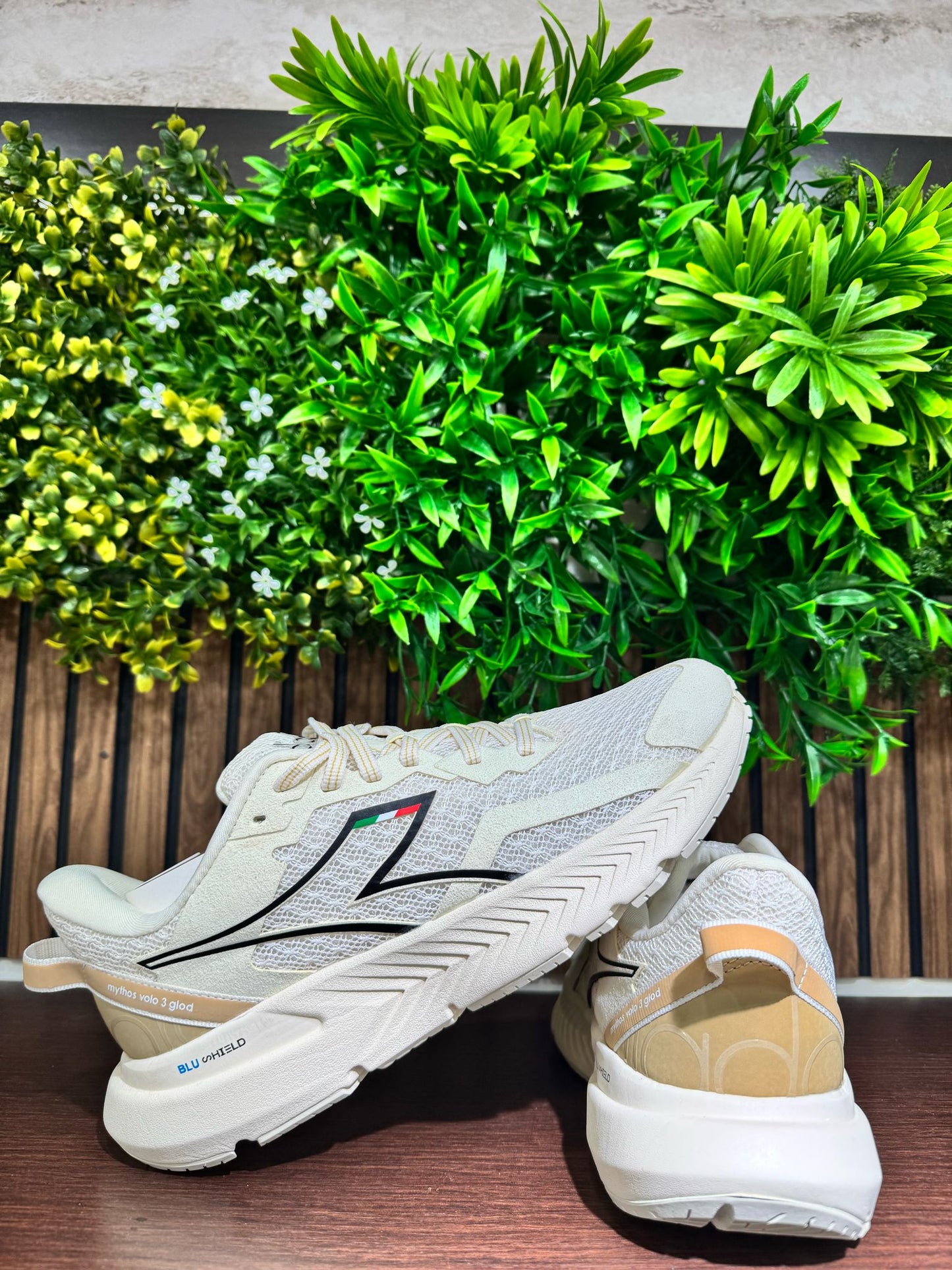Diadora Mythos