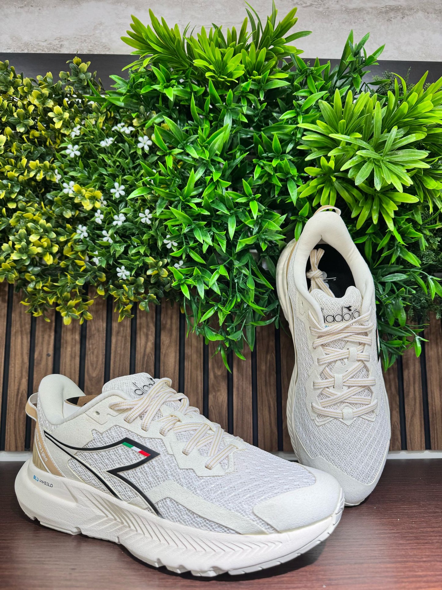 Diadora Mythos