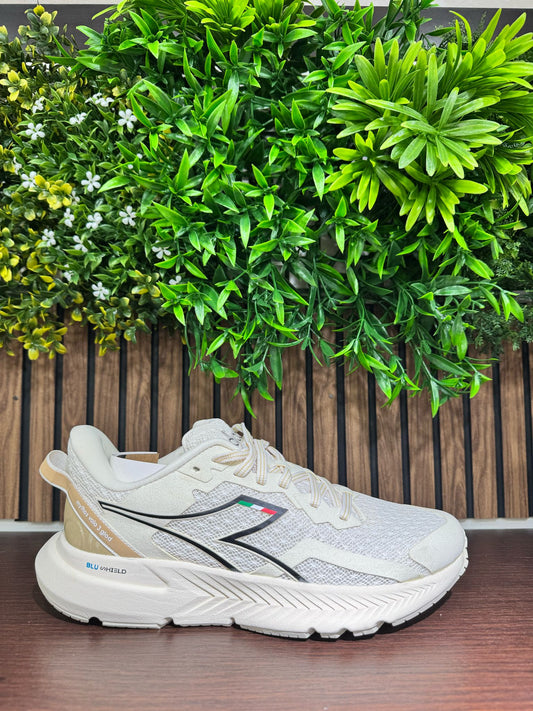 Diadora Mythos