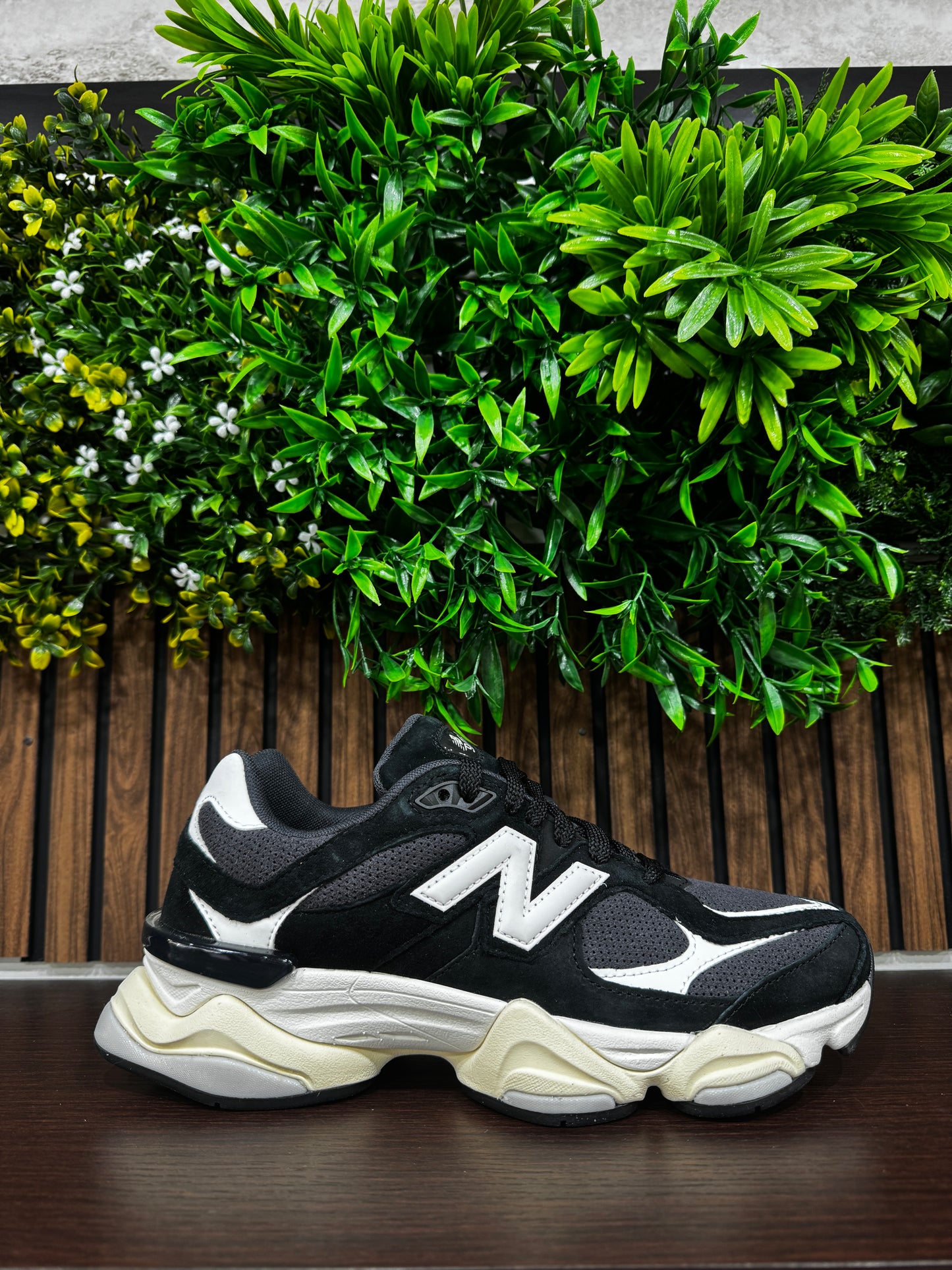 New Balance 9060 Black e White