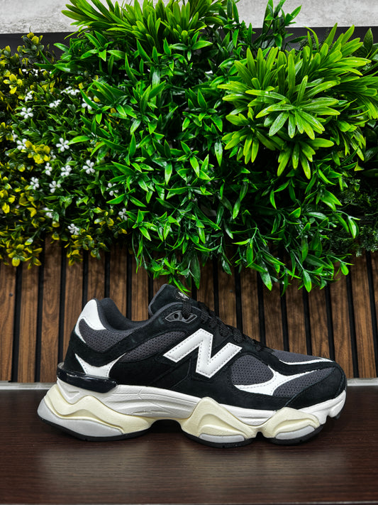 New Balance 9060 Black e White