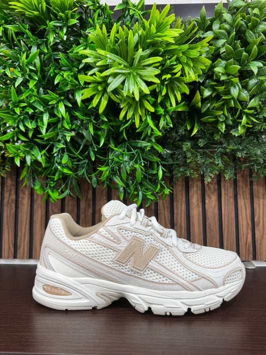 New Balance 740 beige
