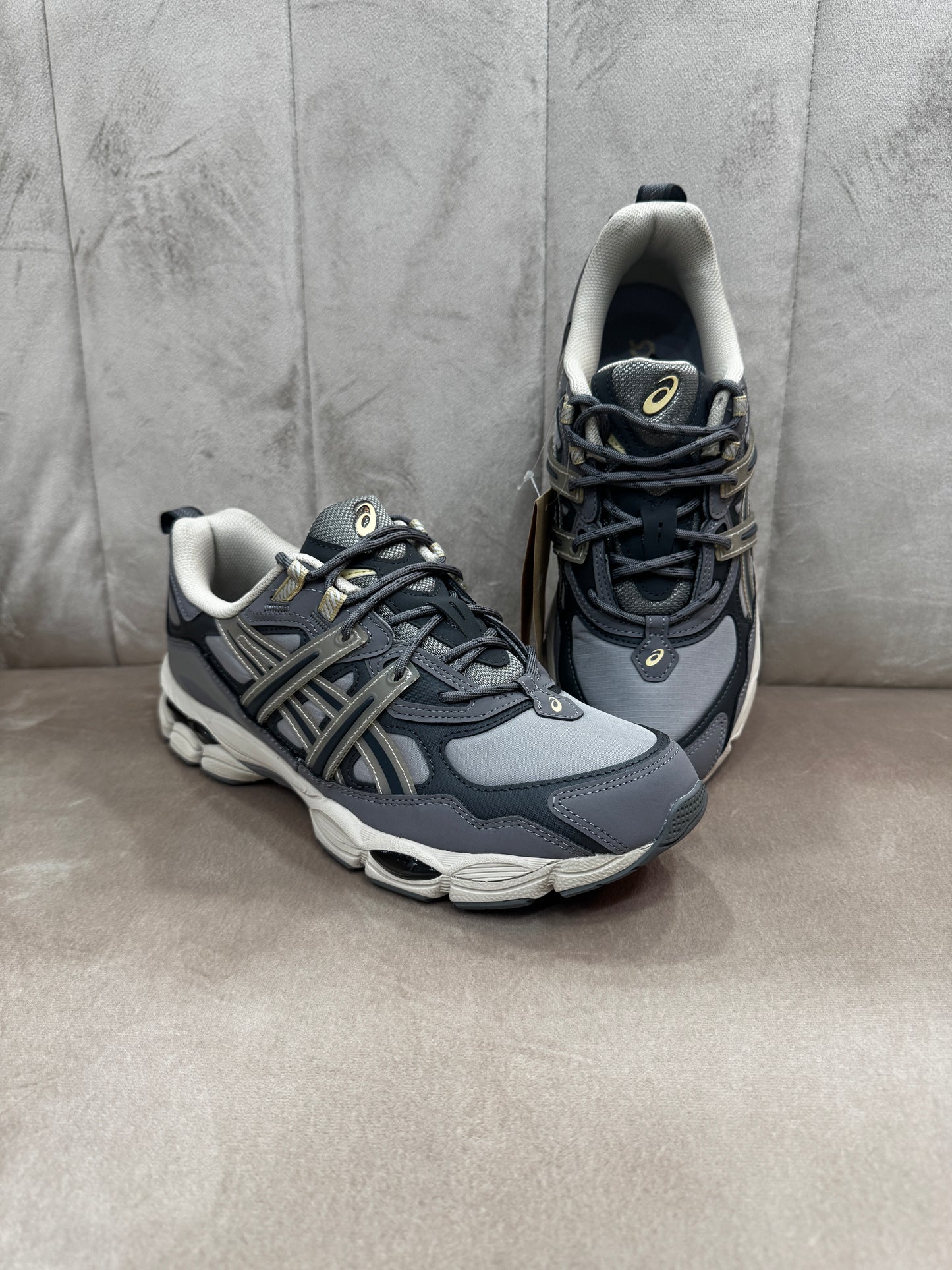 Asics gel NYC graphite grey