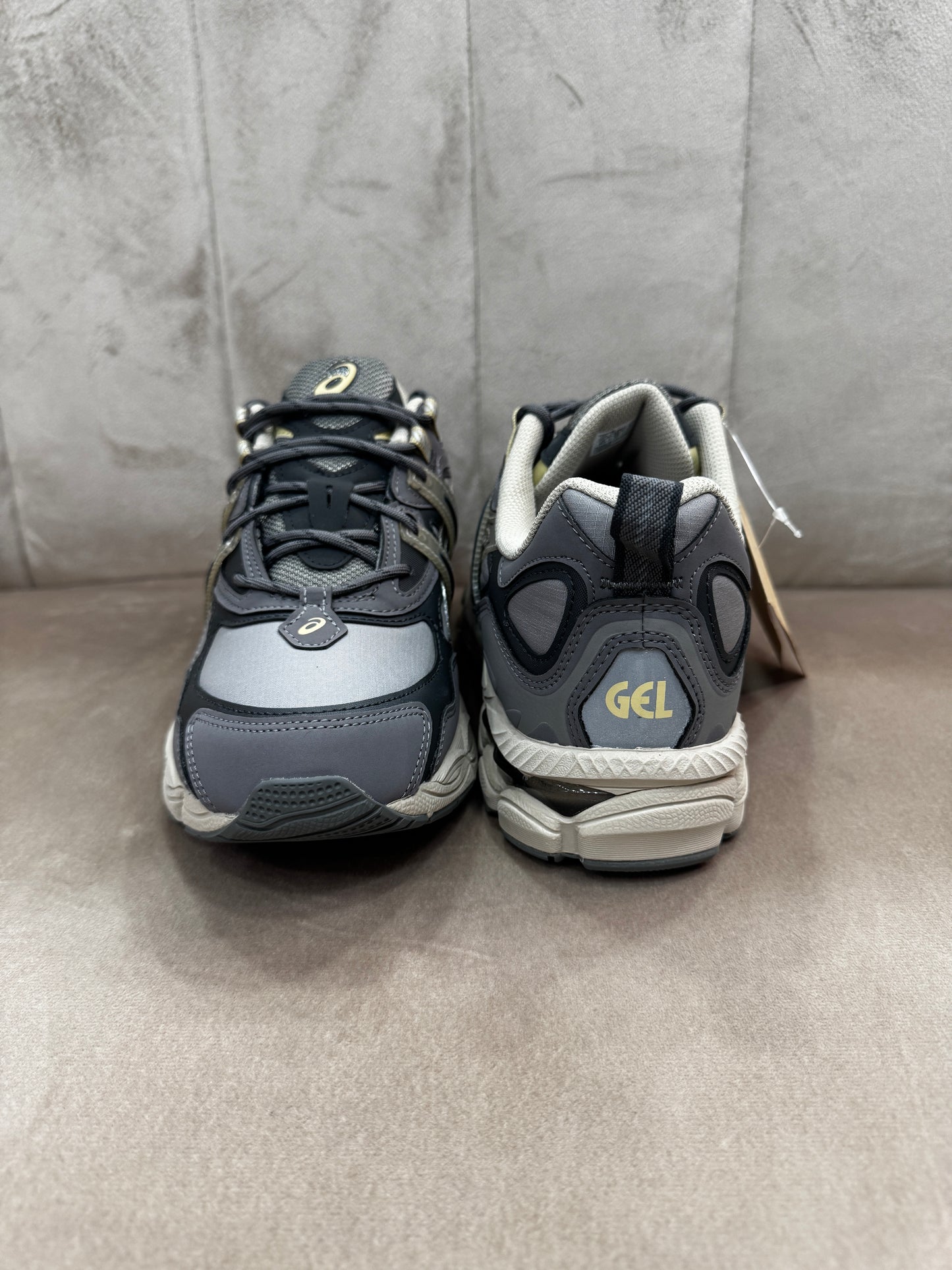 Asics gel NYC graphite grey
