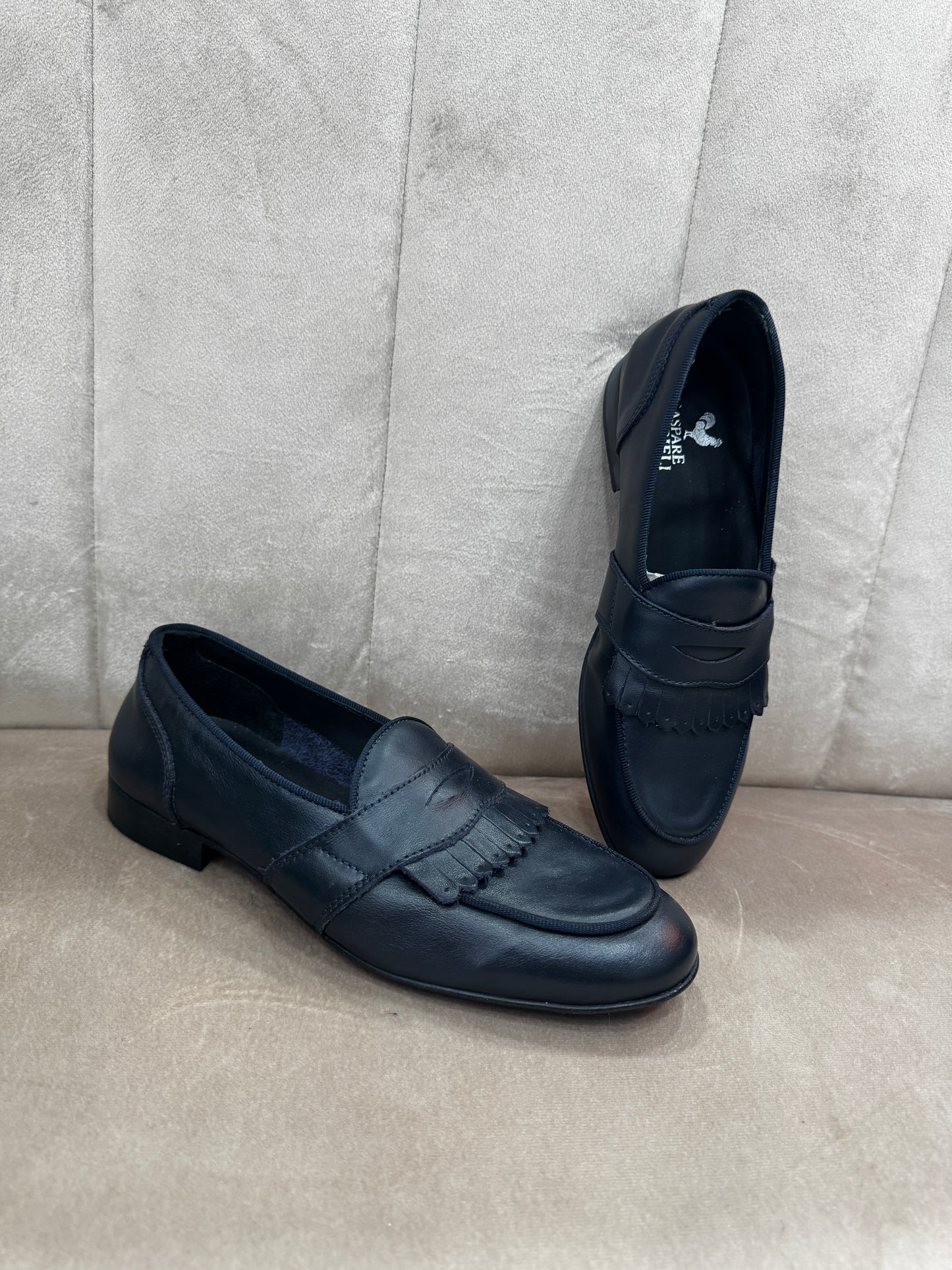 Mocassino blu con frangia