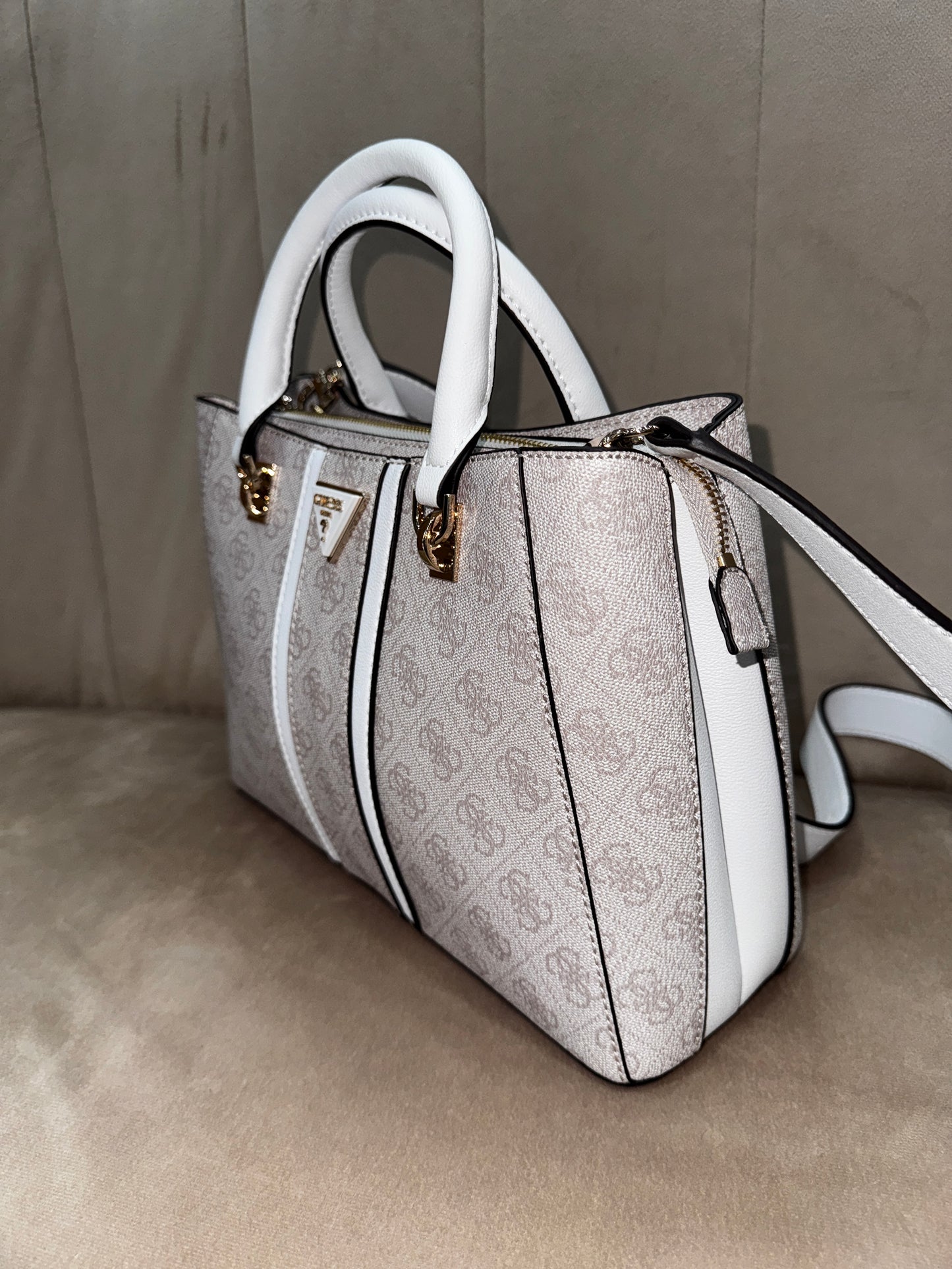 Borsa Guess logata